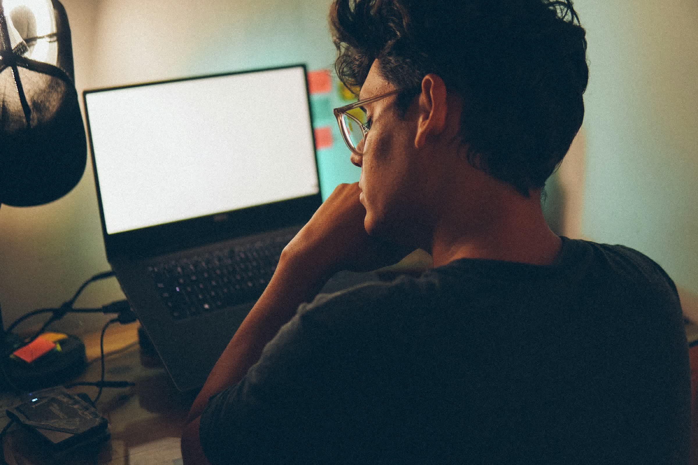 Study shows spending excessive time online is associated with stress, bad moods, and abandoning enjoyable activities