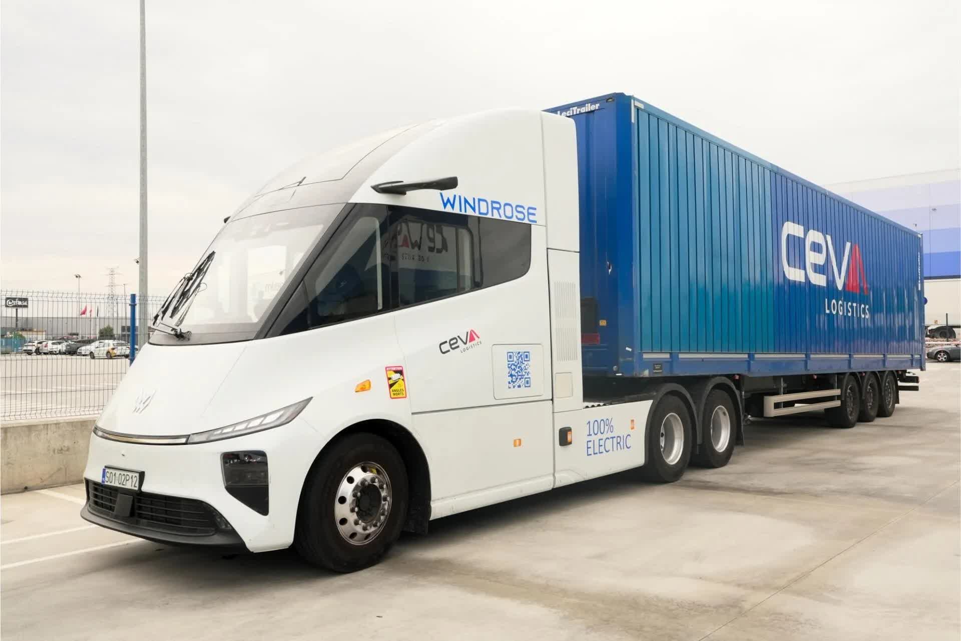 Honda разрабатывает технологию беспроводной зарядки электрогрузовиков на ходу Система встроенных зарядных катушек для питания электрогрузовиков прямо на дороге