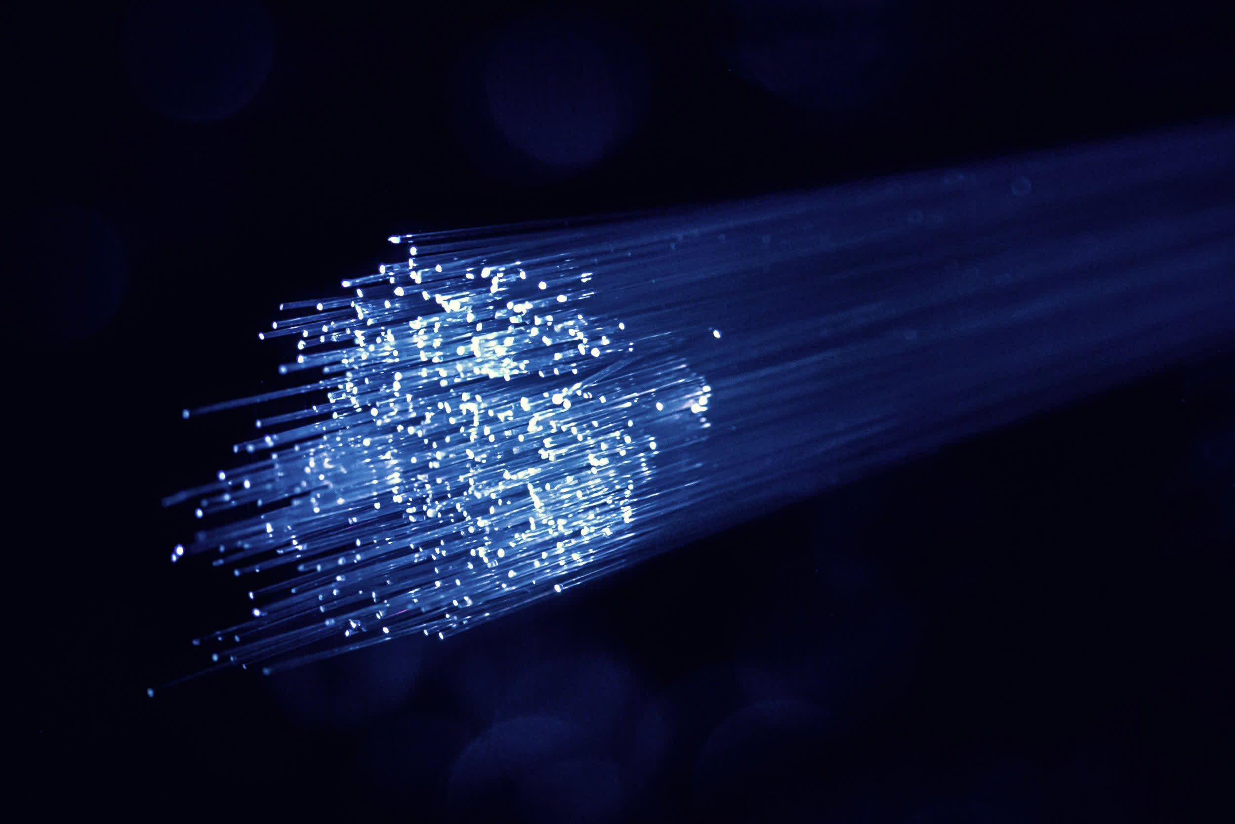 Researchers set a real-time fiber record: 3.2 petabits per second over 10.3 kilometers