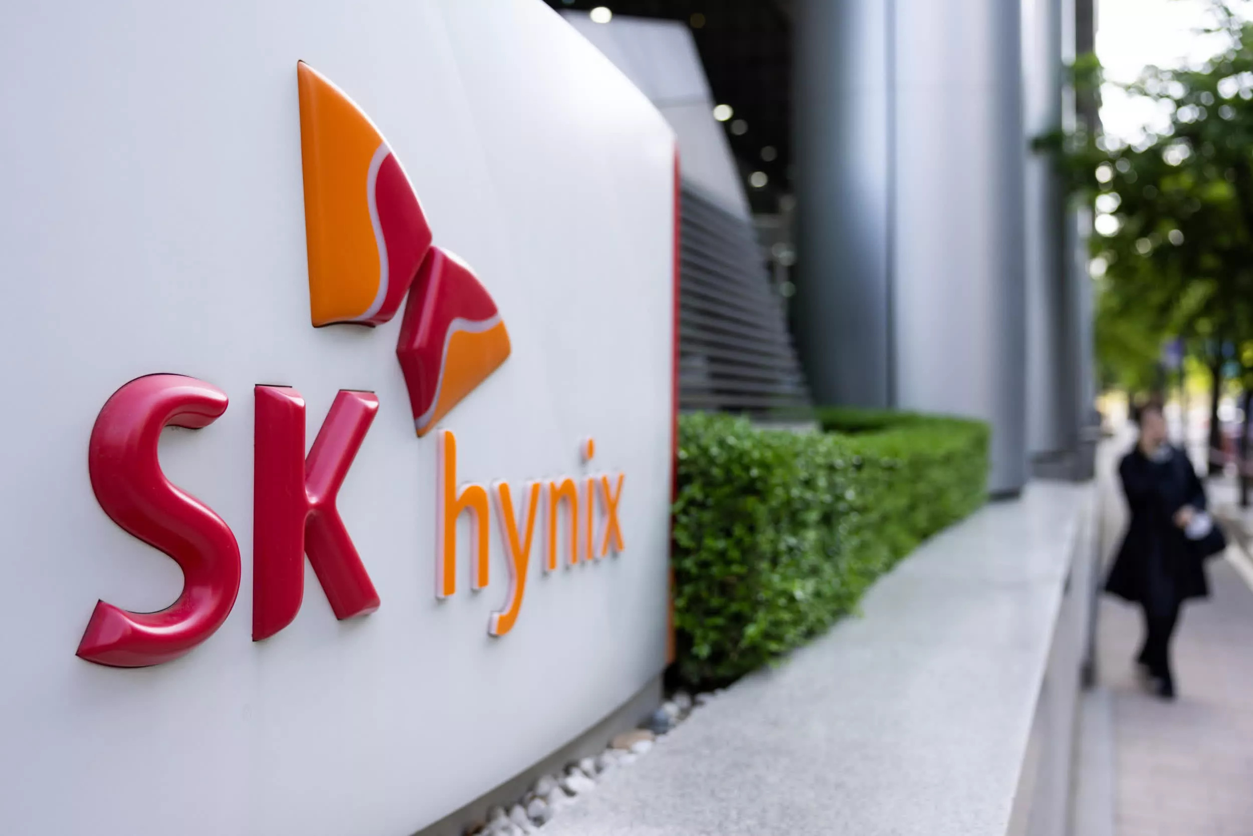 SK Hynix expects memory chip shortage to persist until at least 2030