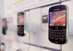 blackberry ceo blackberry ceo lawsuit legal action product leakers