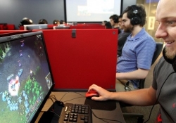 analyst pc gaming sales gaming console