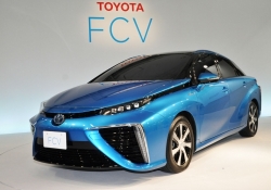 toyota hydrogen fuel-cell car coming