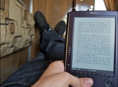 sony amazon kindle e-book e-reader barnes and noble
