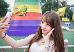 sony camera selfie perfume