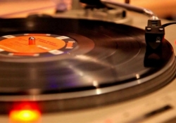 turntable dealnews buying guide vinyl retro music audiophile