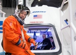 boeing spacex nasa space taxis