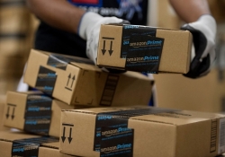 amazon manhattan store brick and mortar