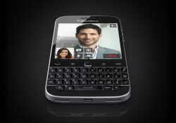 blackberry classic smartphone qwerty
