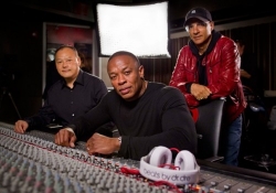 tech monster beats dre iovine apple lawsuit headphones beats by dre dr dre jimmy iovine noel lee