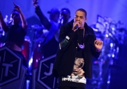 jay-z aspiro spotify minecraft music rhapsody pandora notch markus persson streaming music tidal beyonce wimp