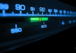 hidden radio pocket music smartphone natw streaming music fm fm chip smartphone radio frequency modulation news source fm broadcasting