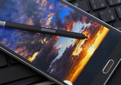 large opinion guest tablets smartphones pcs 215331169 shutterstock