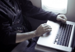 united airlines hacking security flaw vulnerability bounty program bug bounty hacker hacks chris roberts bug hunting