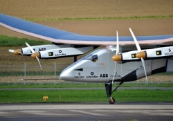 flying solar plane ground crew