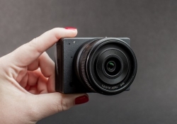 world smallest interchangeable lens ultra-high definition camera android panasonic ios kickstarter olympus gopro 4k 4k ultra hd micro four thirds m43 interchangeable lens 4k camera z-cam z camera amba
