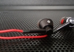 neowin 1more piston headphones 1more piston
