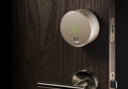 apple watch august smart home smart lock