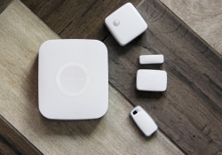 smartthings smartthings home hub internet of things sensors surveillance video streams app