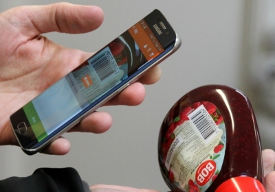 smartphone-powered store sweden human cashiers smartphone shopping app mobile shopping convenience store