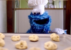 apple cookie monster iphone siri commercial hands-free found sesame street muppets