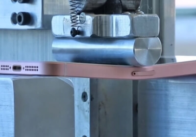 squaretrade iphone apple iphone smartphone torture test durability iphone se squaretrade