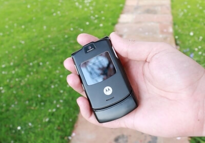 motorola razr android lenovo smartphone mobile phone phone flip phone razr flip phone comeback lenovo tech world