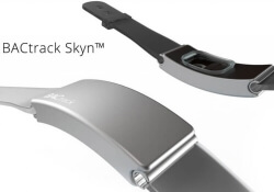 breathalyzer wristband bactrack skyn alcohol detection wearable alcohol levels