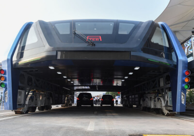 china straddling bus
