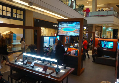 amazon store e-commerce retail store pop-up store malls