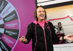 iphone t-mobile apple smartphone sales pre-order pre-orders uncarrier john legere iphone 7 iphone pre-orders