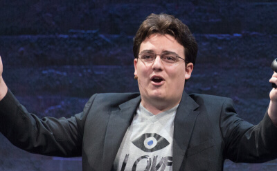 oculus palmer luckey pro-trump anti-hillary facebook politics vr memes donald trump
