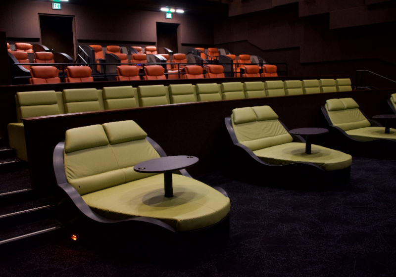 Netflix signs deal with iPic to screen its original movies the same day they go online