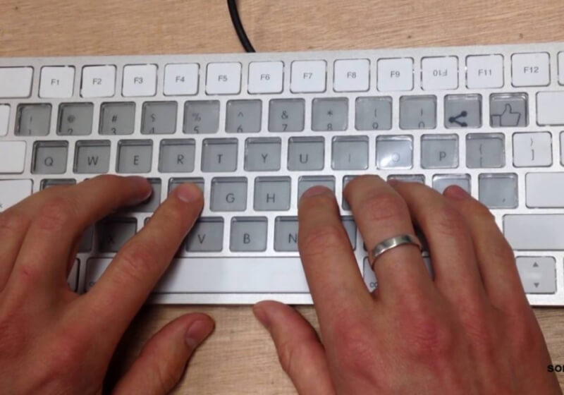 Apple could use E-ink in its future keyboards