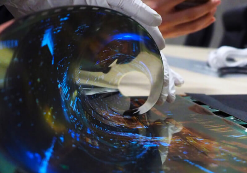 Microprocessors only one-atom thick make flexible electronics a reality ...