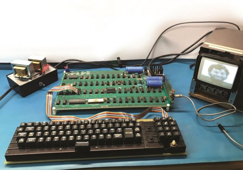 Working Apple I computer goes for $375,000 at auction