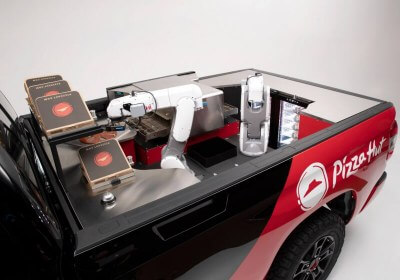 pizza hut robots