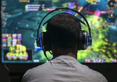 global shipments gaming monitors doubled market share curved models surpass gaming sector