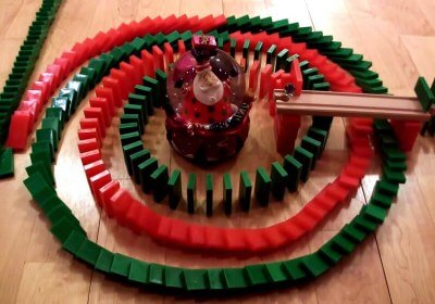 youtube christmas video twitter freebooting