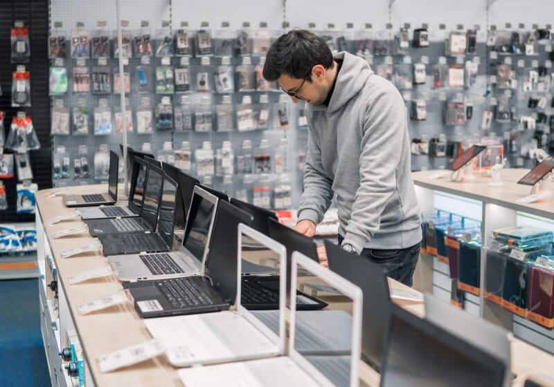 PC shipments fall during holiday season and across all of 2018