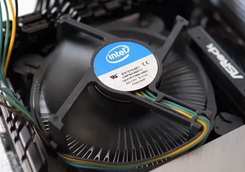 Intel Box Cooler vs. AMD Wraith Series