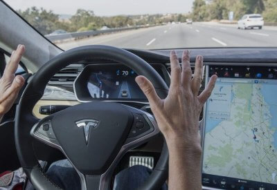 video tesla autopilot