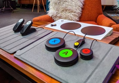 logitech microsoft xbox adaptive controller xbox controller accessibility with video