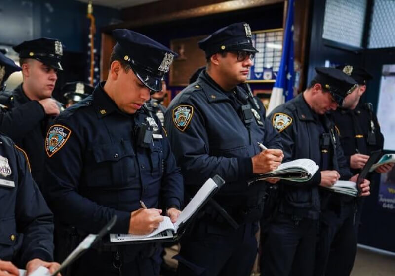 NYPD to replace officers' handwritten patrol memo books with iPhone app