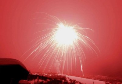 watch record breaking world largest firework turn night sky fireworks guinness world record with video