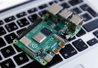 raspberry raspberry pi 4 eben upton with video