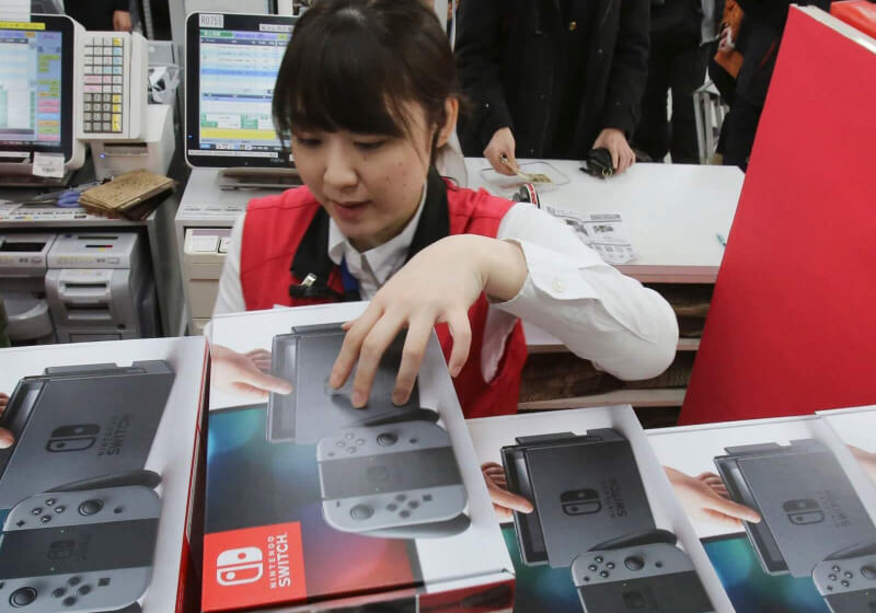 Nintendo hopes to put a dent in the Switch shortage by upping production 10 percent