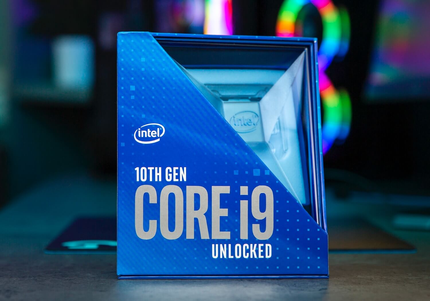 Intel Core i9-10900K is official, boosting up to 5.3 GHz; Core i7