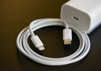 analysts iphone smartphone charger iphone 12