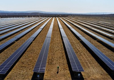 apple clean energy carbon